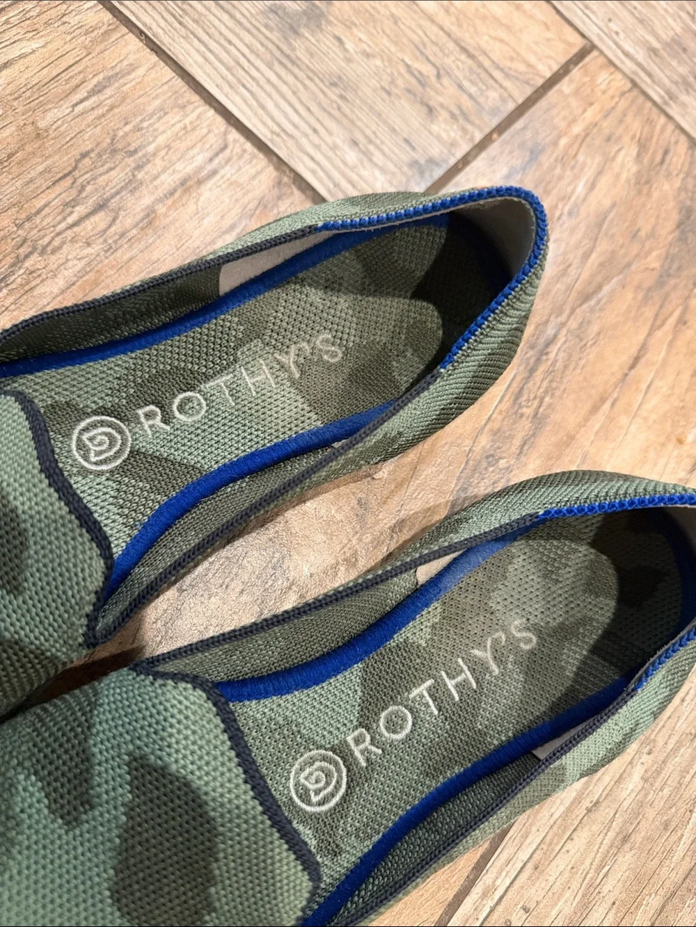 Rothys Camo Loafer size 8